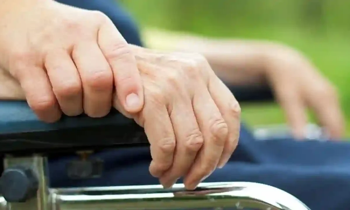Obat Parkinson Tidak Lagi Cukup Mengontrol Gejala? Kenali Tandanya